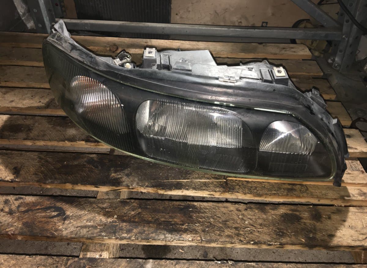 VOLVO Headlight right VOLVO S60 I (RS) (2000-2010)