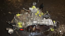 TOYOTA Gearbox TOYOTA AVENSIS VERSO (XM20) (2001-2009) — thumbnail 1