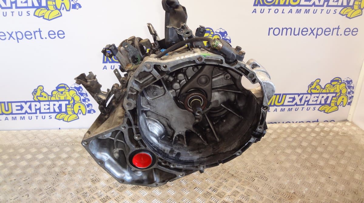 NISSAN Gearbox NISSAN X-TRAIL I (T30) (2001-2007)
