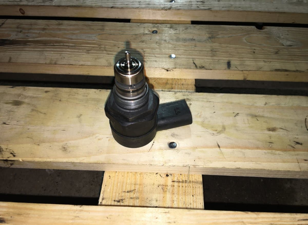 BMW Fuel pressure regulator BMW 7 (E65, E66) (2001-2009)