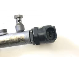 AUDI 057130089K 057130090L Fuel pressure regulator AUDI A8 (4E) (2002-2010) — thumbnail 2