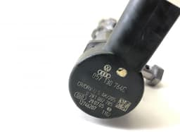 AUDI 057130089K 057130090L Fuel pressure regulator AUDI A8 (4E) (2002-2010) — thumbnail 4