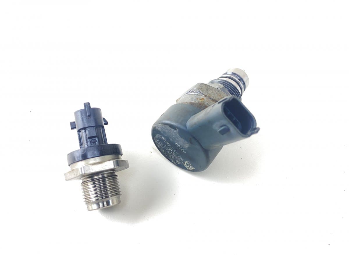 CHRYSLER 0281002829 Fuel pressure regulator set CHRYSLER VOYAGER V (RT) (2007-2016)