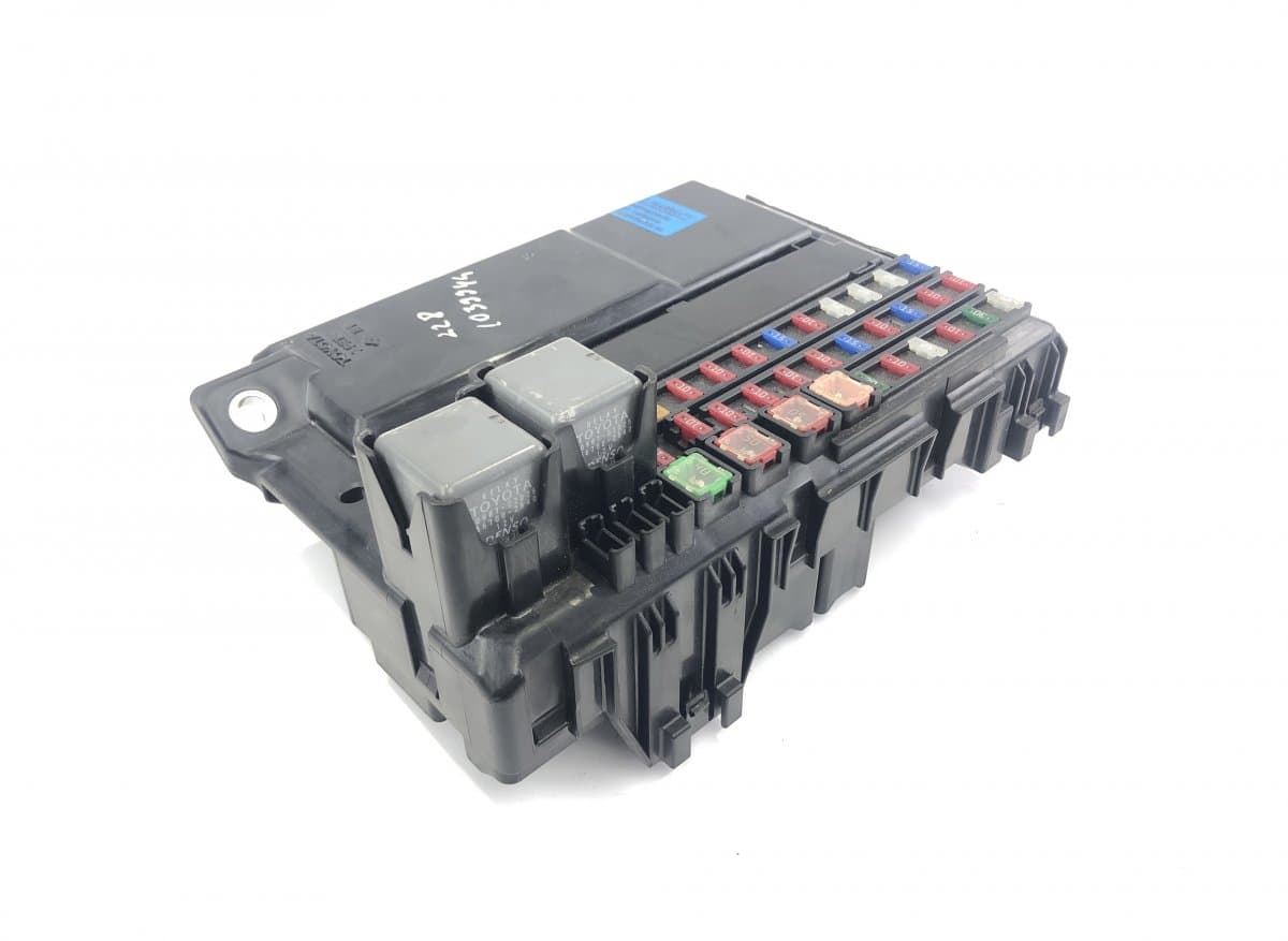 LEXUS 8272050081 Fuse box LEXUS LS (XF40) (2006-2017)