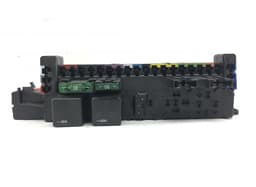 MERCEDES-BENZ 05045139 05045135 05045131 Fuse box MERCEDES-BENZ SL-CLASS (R230) (2001-2012) — thumbnail 2