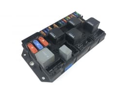 LAND ROVER LR021665 Fuse box LAND ROVER RANGE ROVER III (LM) (2002-2012) — thumbnail 1