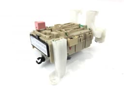 TOYOTA 8273005E80 Fuse box TOYOTA AVENSIS (T270) (2009-2018) — thumbnail 1