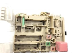 TOYOTA 8273005E80 Fuse box TOYOTA AVENSIS (T270) (2009-2018) — thumbnail 4