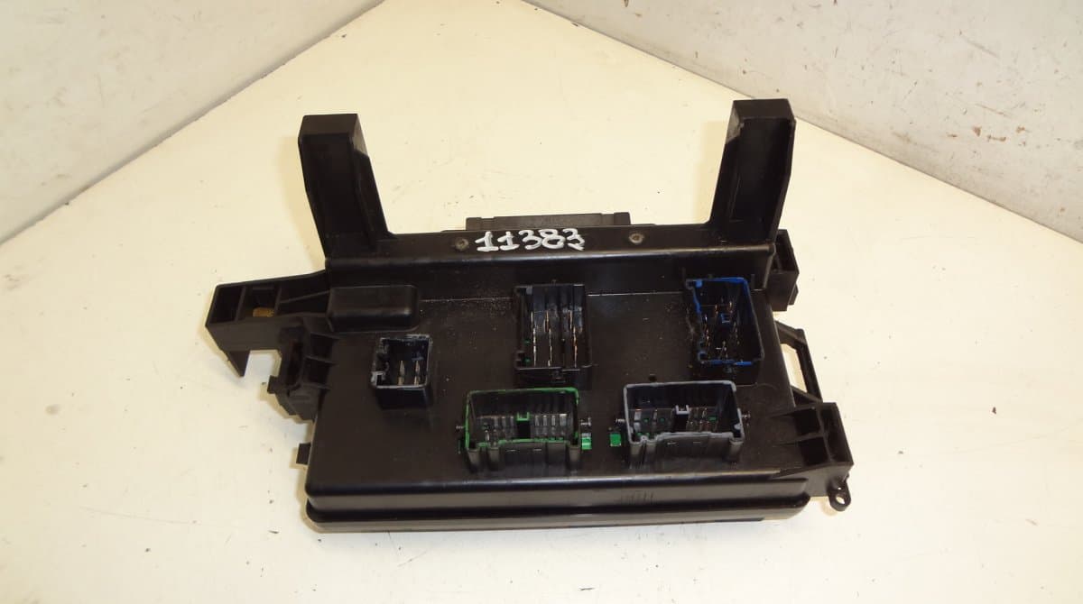 CHRYSLER 7140179830 Fuse box CHRYSLER 300C I (2004-2010)