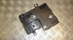 KIA 97RA-010046 97RA010046 Fuse box KIA CARNIVAL III (VQ) (2005-2014) — thumbnail 2
