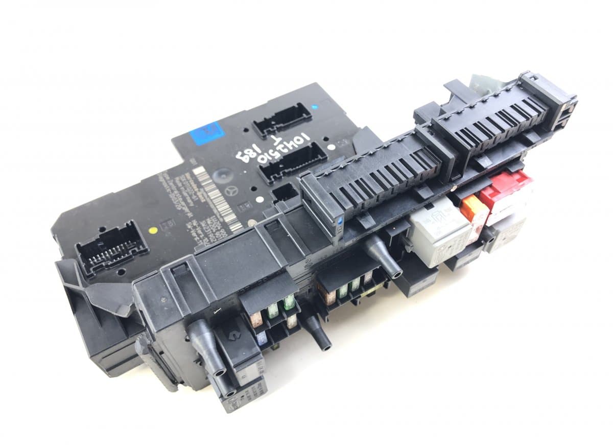 MERCEDES-BENZ A2049004203 Fuse box MERCEDES-BENZ GLK-CLASS (X204) (2008-2015)