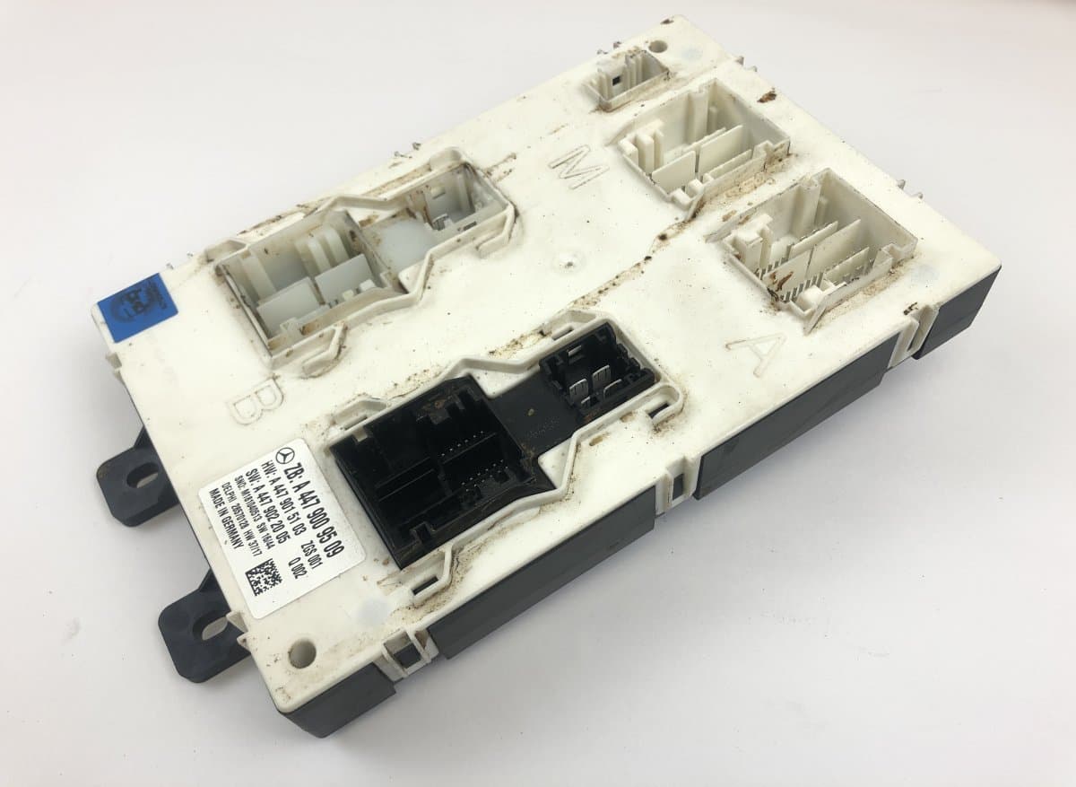 MERCEDES-BENZ A4479009509 Fuse box MERCEDES-BENZ VITO / V-CLASS (W447) (2014-)
