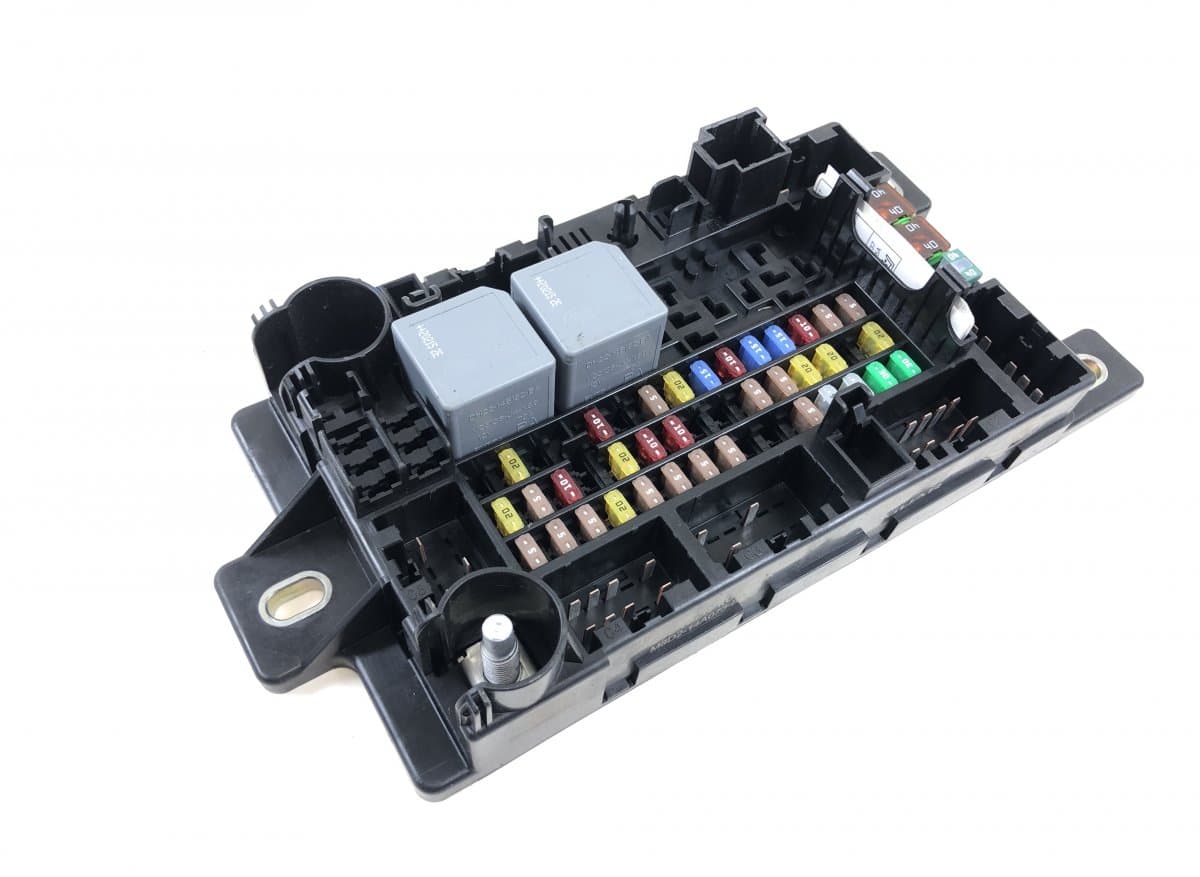 LAND ROVER LR144125 Fuse box LAND ROVER DISCOVERY SPORT (L550) (2014-)