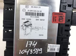 MERCEDES-BENZ 05045139 05045135 05045131 Fuse box MERCEDES-BENZ SL-CLASS (R230) (2001-2012) — thumbnail 4