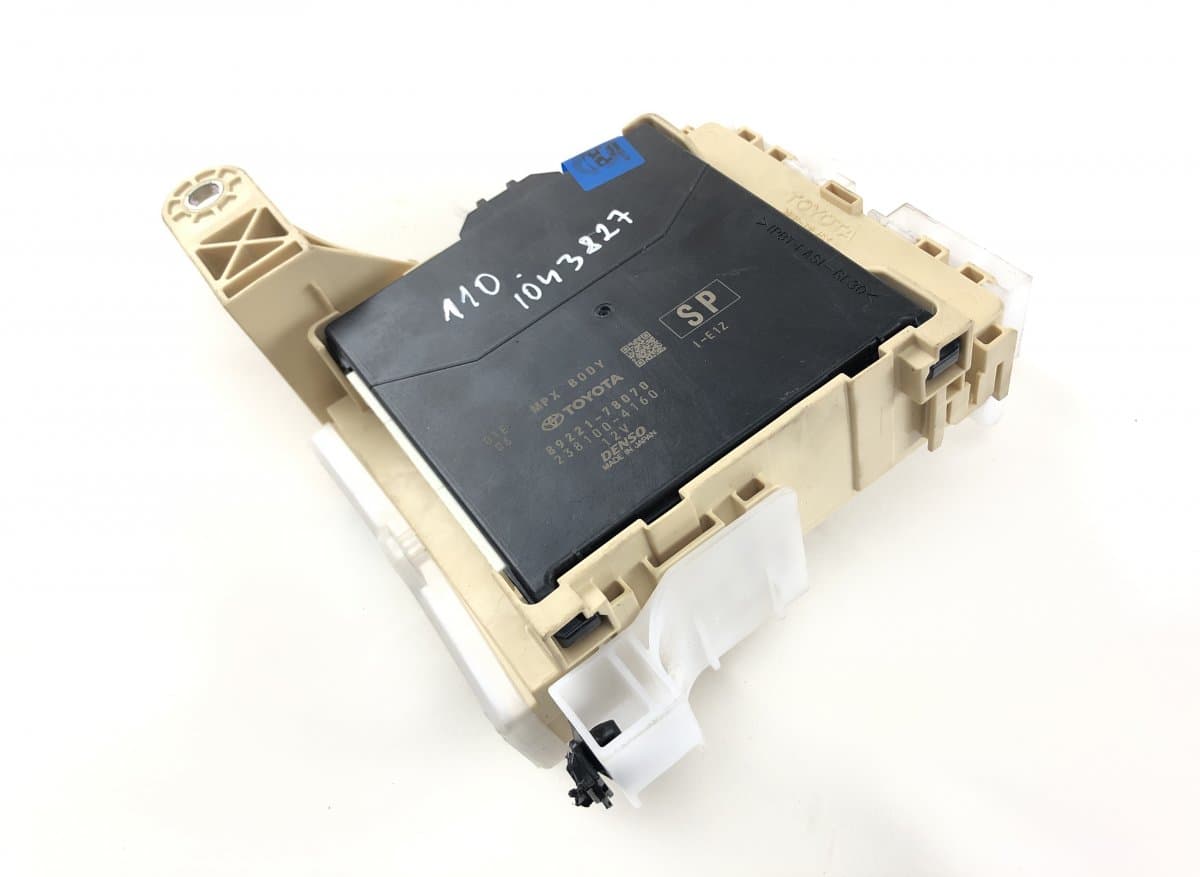 LEXUS 8273078021 Fuse box LEXUS NX I (AZ10) (2014-2021)