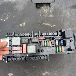 MERCEDES-BENZ 5DK00922578 2049009101 a2049009101 2049011901 2129024301 Fuse box MERCEDES-BENZ GLK-CLASS (X204) (2008-2015) — thumbnail 1