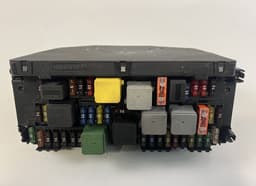 MERCEDES-BENZ A2129003614 F005V01305 Fuse box MERCEDES-BENZ E-CLASS (W212) (2009-2016) — thumbnail 1