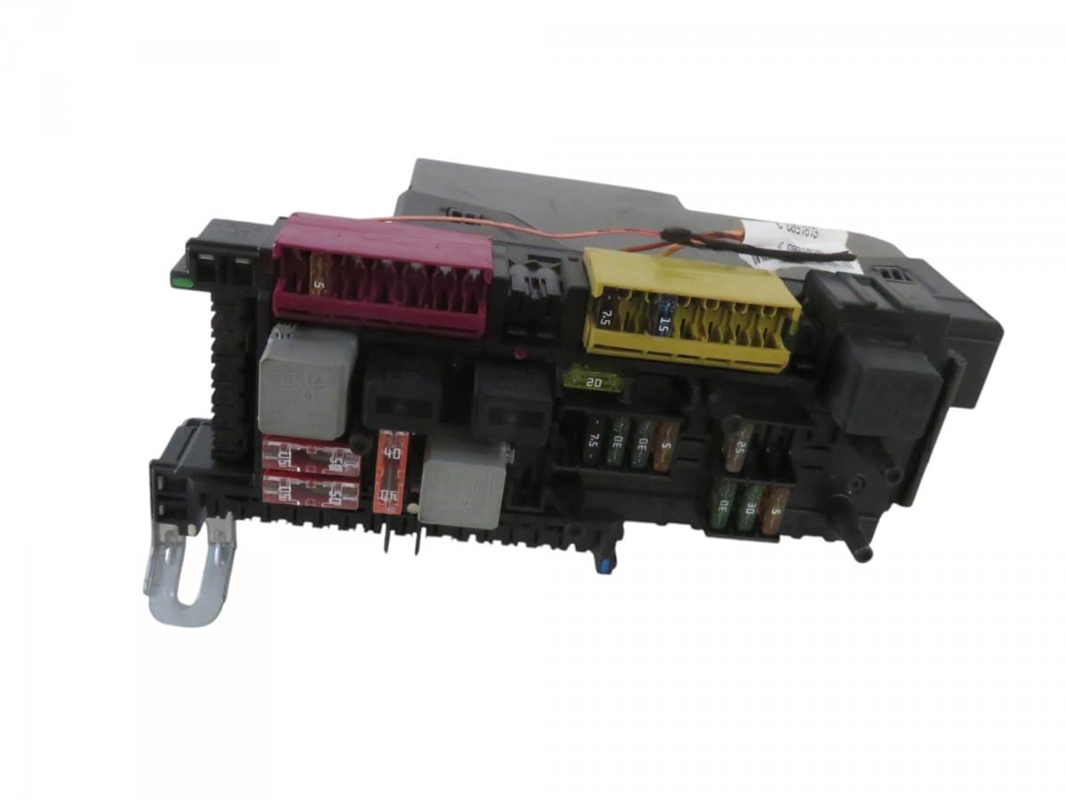 MERCEDES-BENZ A2049060105 Fuse box MERCEDES-BENZ C-CLASS (W204) (2007-2013)
