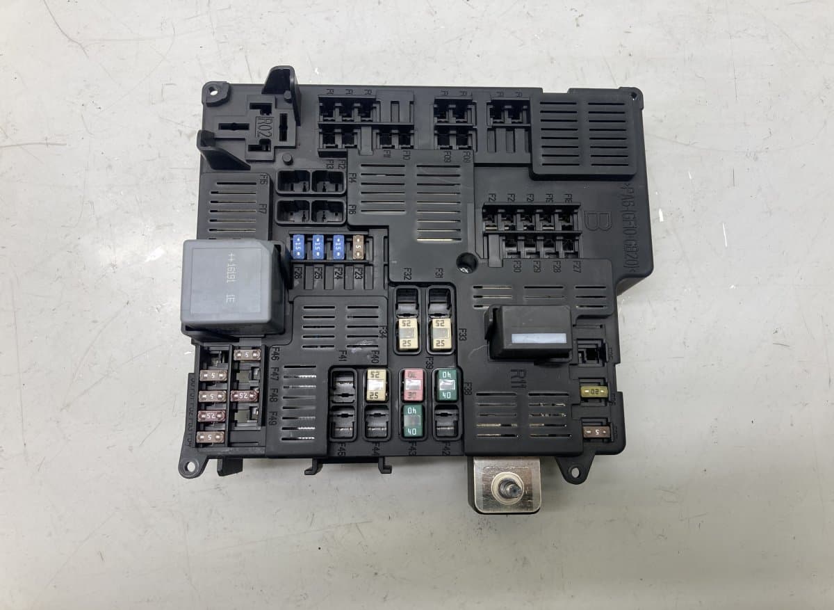 VOLVO 31473568 Fuse box VOLVO XC90 II (2014-)