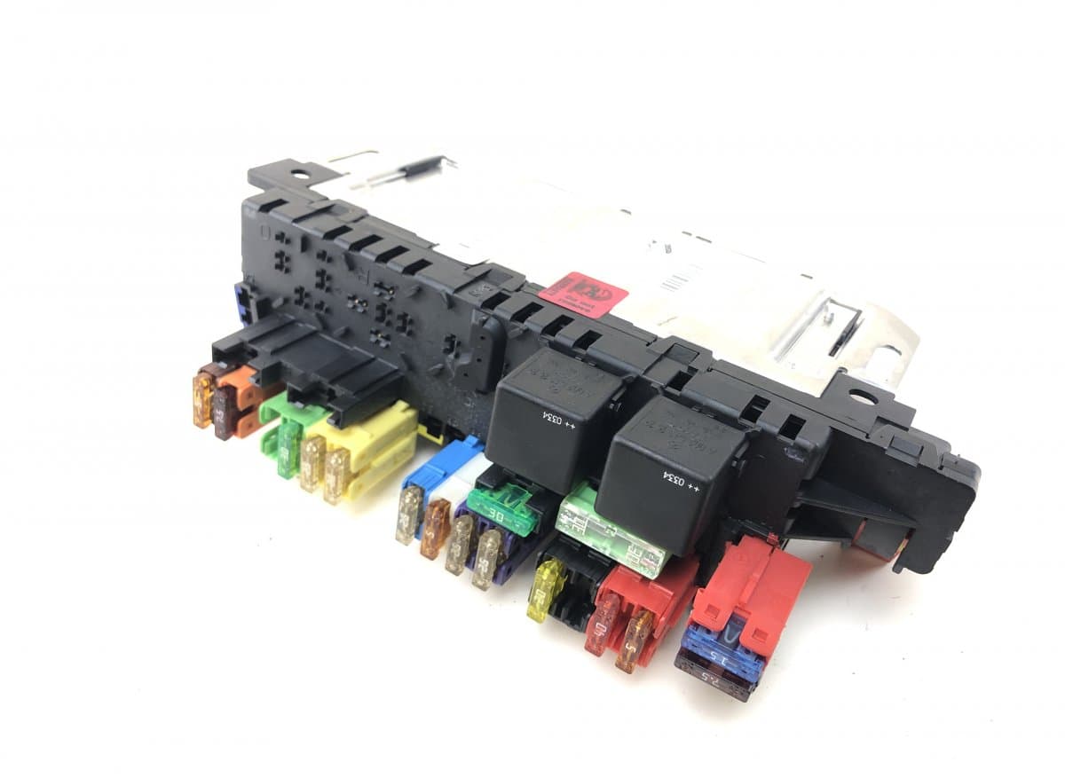 MERCEDES-BENZ 05045139 05045135 05045131 Fuse box MERCEDES-BENZ SL-CLASS (R230) (2001-2012)
