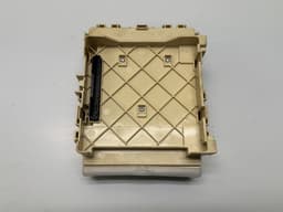 TOYOTA 8273042750B Fuse box TOYOTA RAV 4 IV (XA40) (2012-2019) — thumbnail 1