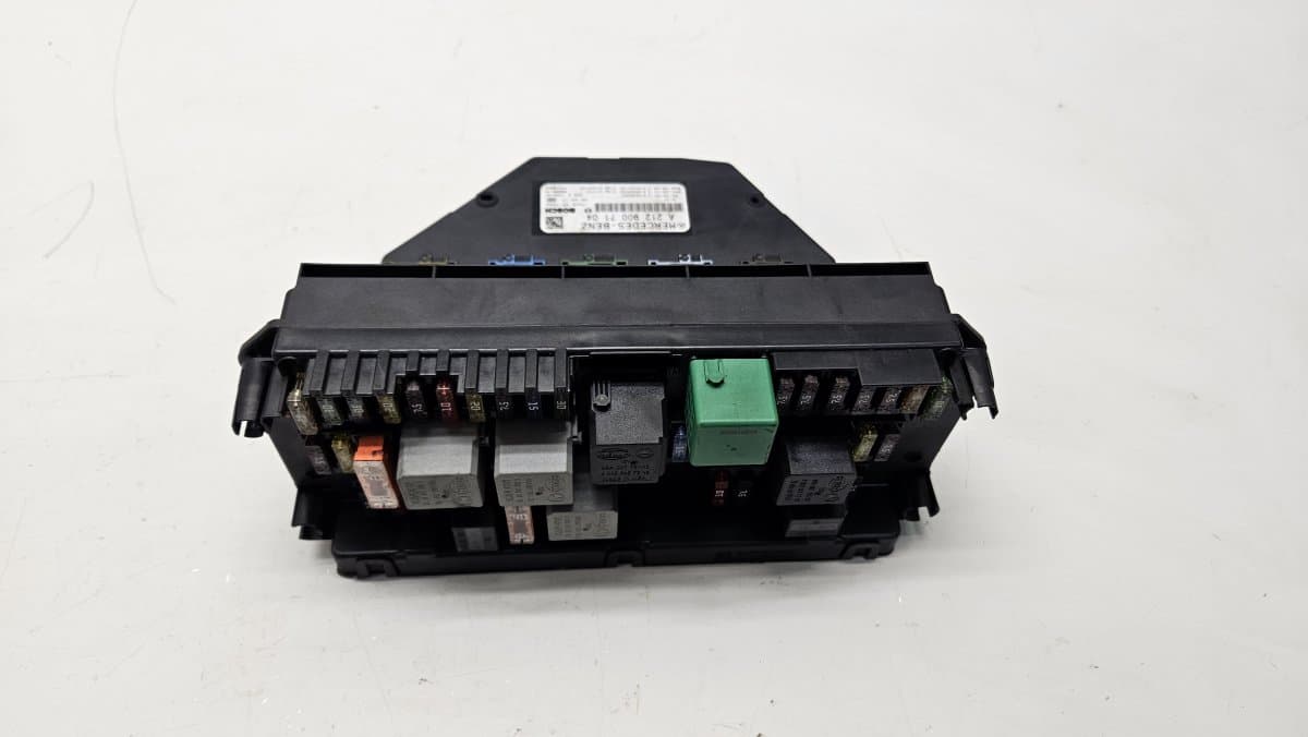 MERCEDES-BENZ A2129007104 A2125452501 A212902002 A2124421100 Fuse box MERCEDES-BENZ E-CLASS Coupe (C207) (2009-2016)