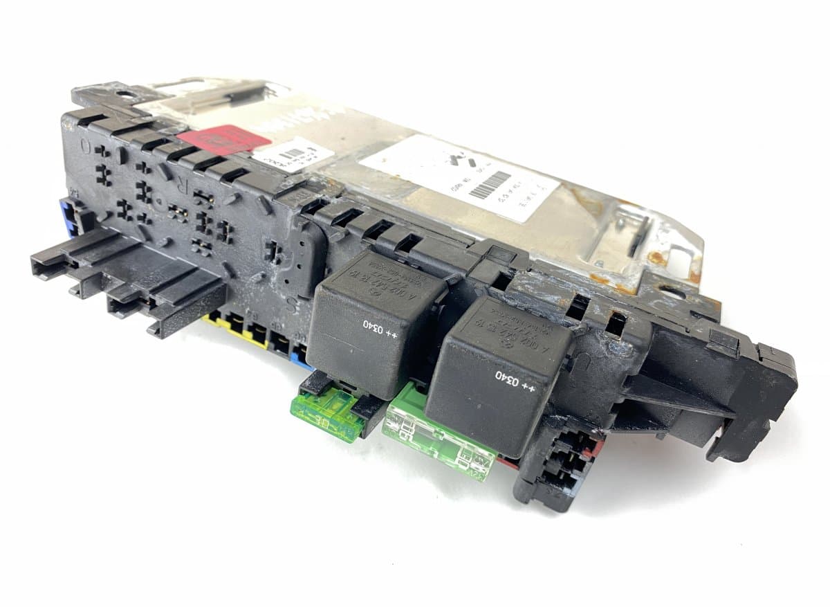 MERCEDES-BENZ 05045139 05045135 05045131 Fuse box MERCEDES-BENZ SL-CLASS (R230) (2001-2012)