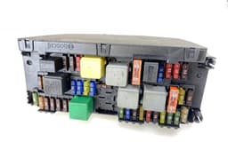 MERCEDES-BENZ F005V01064 F005V01024 F005V01303 F005V01025 F005V01202 F005V01063 F005V01059 Fuse box MERCEDES-BENZ C-CLASS (W204) (2007-2013) — thumbnail 2