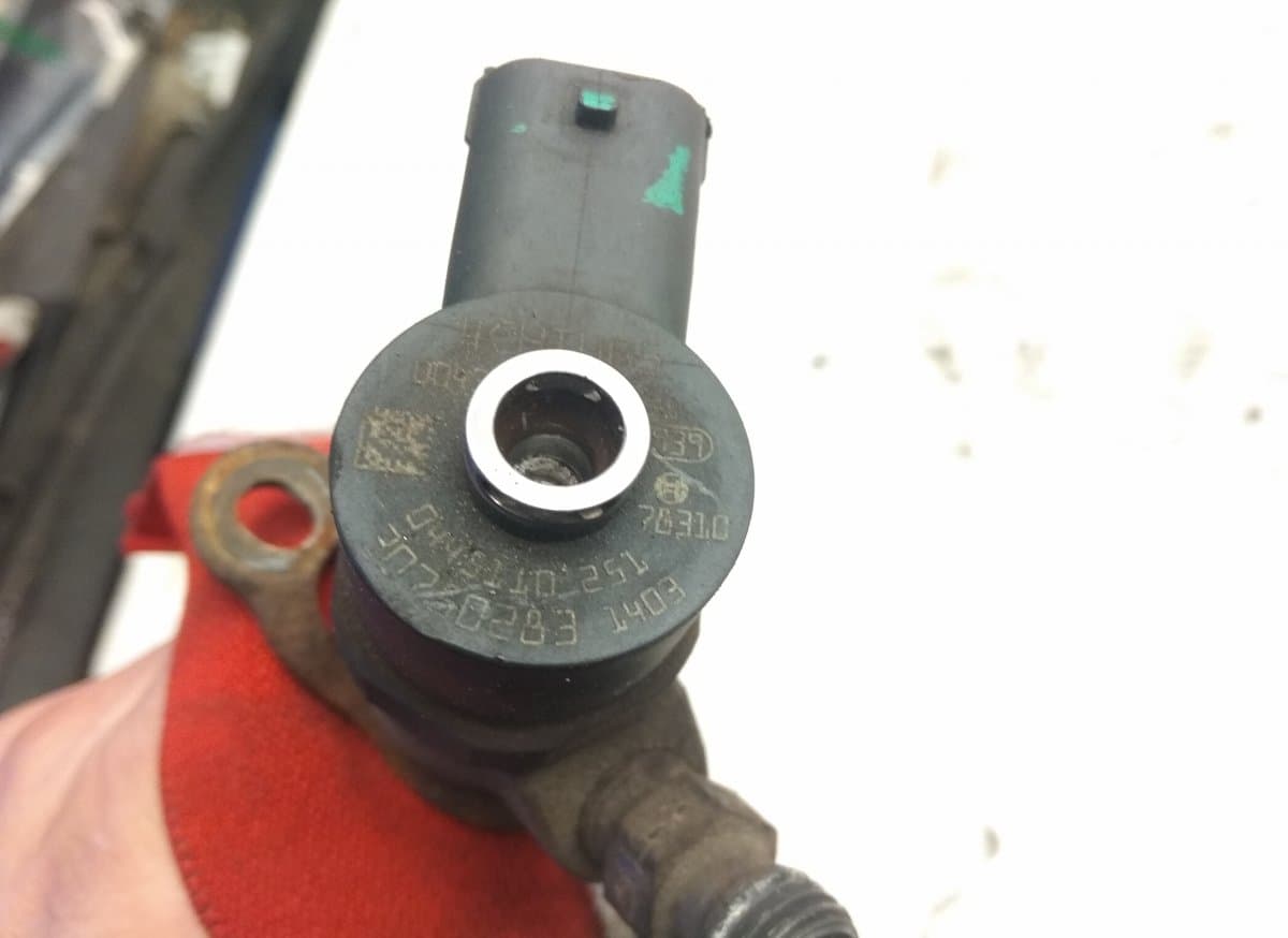VOLVO Fuel Injector VOLVO V70 III (BW) (2007-2016)