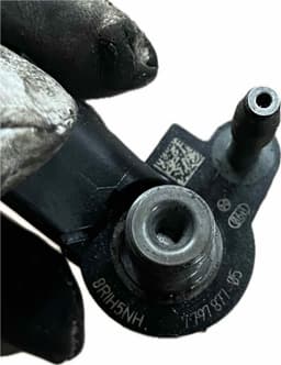 BMW Fuel Injector BMW 3 (E90, E91, E92, E93) (2005-2011) — thumbnail 2
