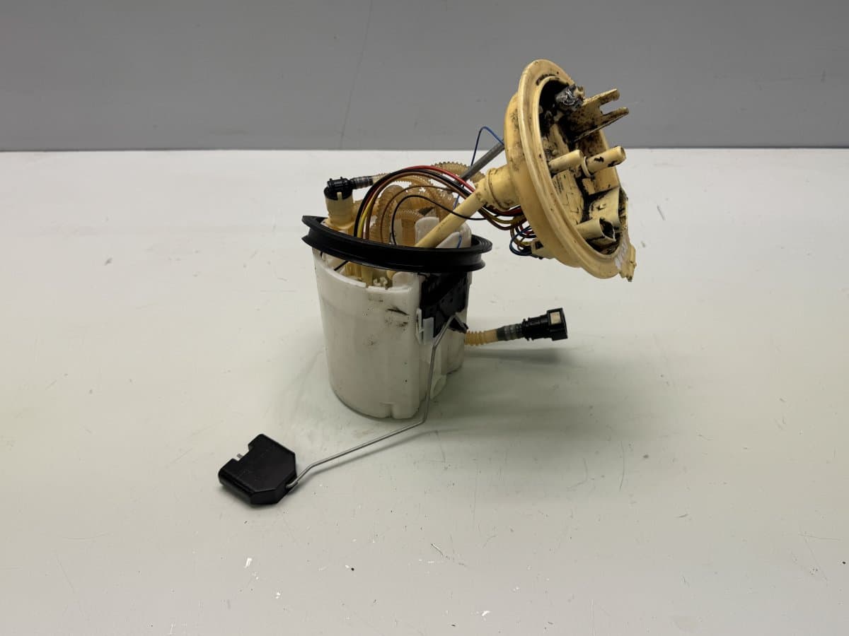 SKODA 3Q0919050 Fuel delivery pump SKODA SUPERB III (3V3, 3V5) (2015-2024)