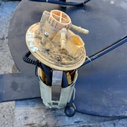 VOLVO 8621966 Fuel delivery pump VOLVO XC90 I (2002-2014) — thumbnail 2