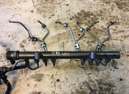 VOLVO Fuel Distributor / fuel rail VOLVO S80 II (AS) (2006-2016) — thumbnail 1