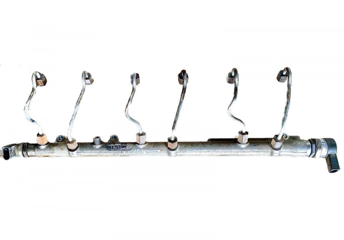BMW Fuel Distributor / fuel rail BMW 5 (E60, E61) (2003-2010)
