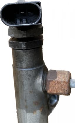 BMW Fuel Distributor / fuel rail BMW 5 (E60, E61) (2003-2010) — thumbnail 3