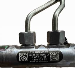 BMW Fuel Distributor / fuel rail BMW 3 (E90, E91, E92, E93) (2005-2011) — thumbnail 3