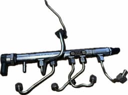 BMW Fuel Distributor / fuel rail BMW 3 (E90, E91, E92, E93) (2005-2011) — thumbnail 1