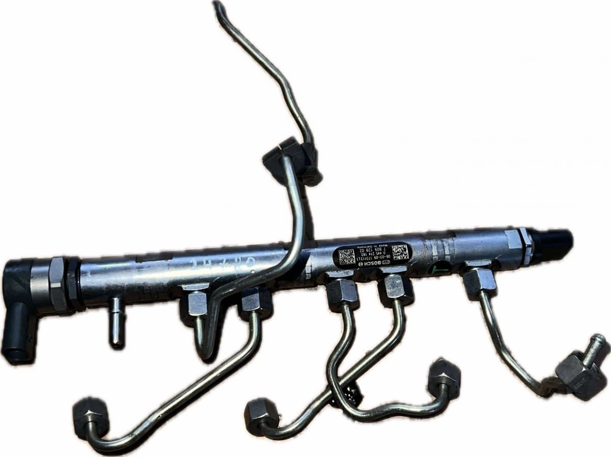 BMW Fuel Distributor / fuel rail BMW 3 (E90, E91, E92, E93) (2005-2011)