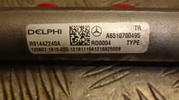 MERCEDES-BENZ R9144Z240A Fuel Distributor / fuel rail MERCEDES-BENZ C-CLASS (W204) (2007-2013) — thumbnail 2