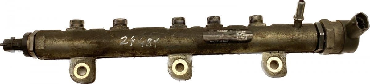CHRYSLER Fuel Distributor / fuel rail CHRYSLER VOYAGER V (RT) (2007-2016)