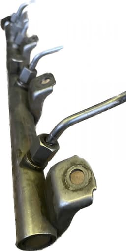 BMW Fuel Distributor / fuel rail BMW 7 (F01, F02) (2008-2016) — thumbnail 2