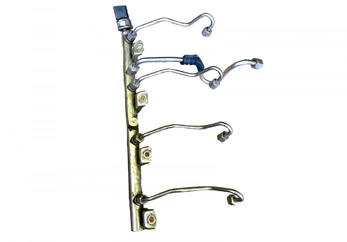 BMW Fuel Distributor / fuel rail BMW 7 (F01, F02) (2008-2016)