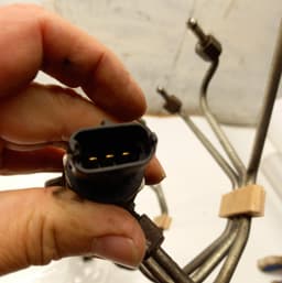 VOLVO 0445215023 Fuel Distributor / fuel rail VOLVO XC60 I (2008-2017) — thumbnail 4