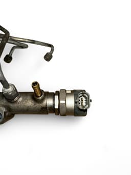 VOLVO 0445215023 30777554 31259011 Fuel Distributor / fuel rail VOLVO S80 II (AS) (2006-2016) — thumbnail 2