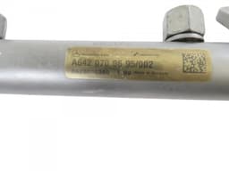 MERCEDES-BENZ A6420700695 A6420700495 Fuel Distributor / fuel rail MERCEDES-BENZ E-CLASS (W211) (2002-2009) — thumbnail 3