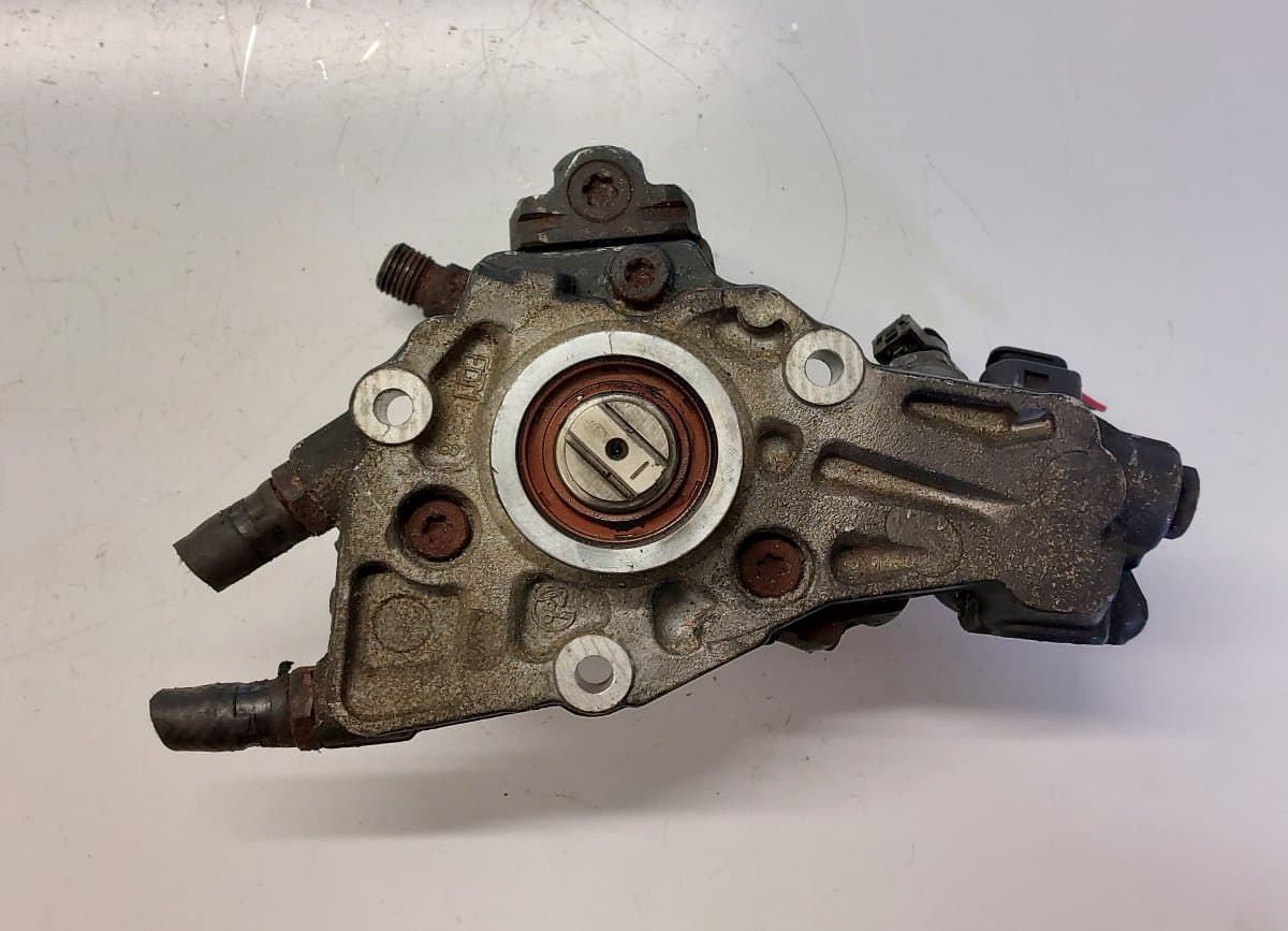 MERCEDES-BENZ A6460700201 9421A000A Fuel injection pump, diesel MERCEDES-BENZ C-CLASS (W204) (2007-2013)