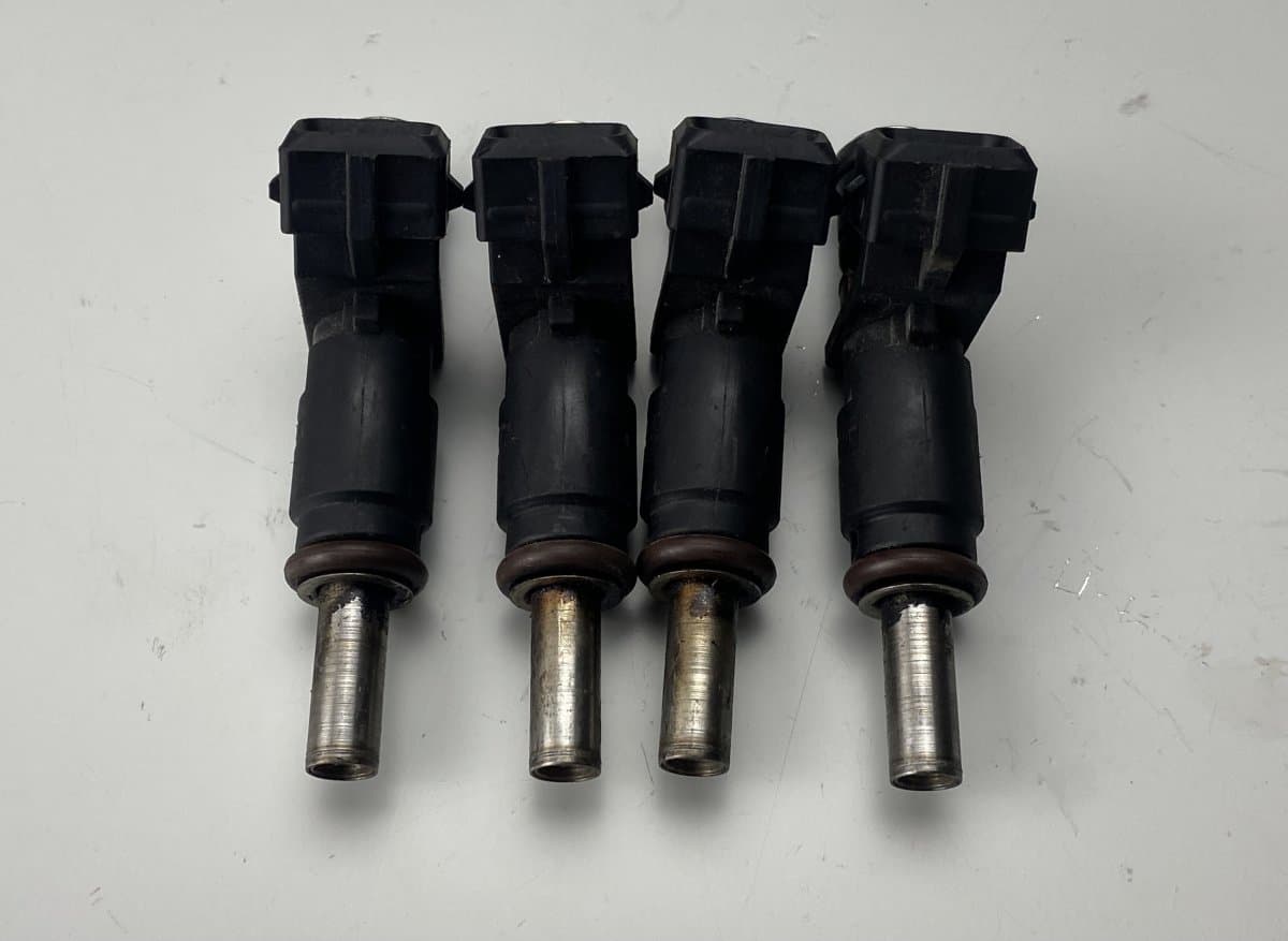 BMW 7561277 8220B00223 8220B00209 8220B00300 8220B00301 Fuel Injector BMW 3 (E90, E91, E92, E93) (2005-2011)