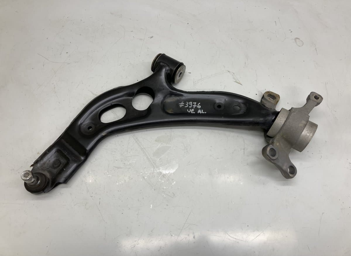 BMW 6879843 Front Axle Track Control Arm lower left BMW 2 Active Tourer (F45, F46) (2013-2021)