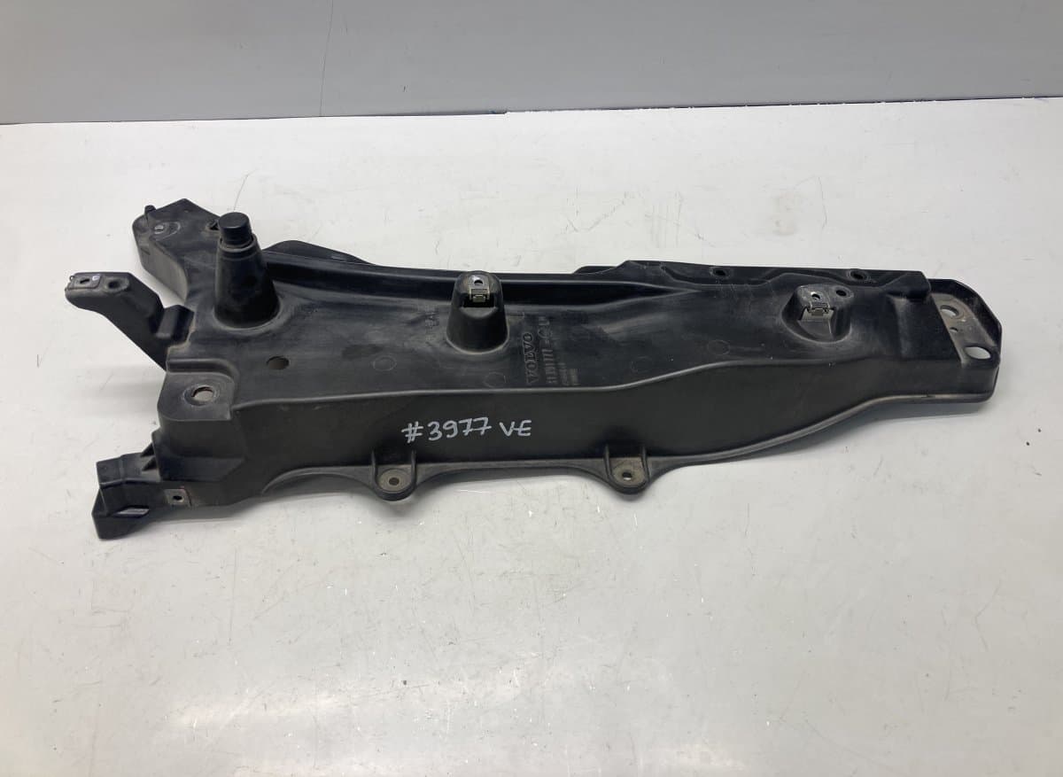 VOLVO 31391777 Fender bracket front left VOLVO XC90 II (2014-)