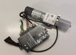 VOLVO 31218393 31218393 1070222 HW31217840AA SW31218404AA Power bootlid / tailgate motor VOLVO V70 III (BW) (2007-2016) — thumbnail 1
